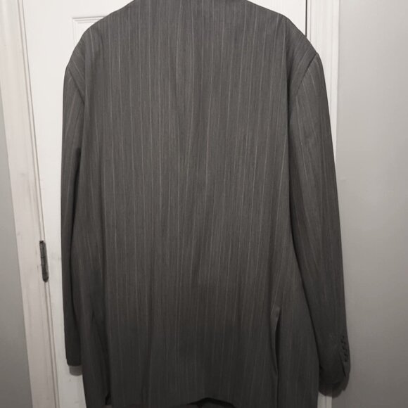 Emanuel Ungaro Men 2 Piece Light Gray Pin Stripped Suit 50L - Picture 7 of 16